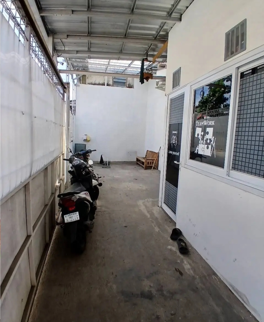 Kos 8 Kamar Full Furniture Lokasi Tengah Kota - Kombas view 4