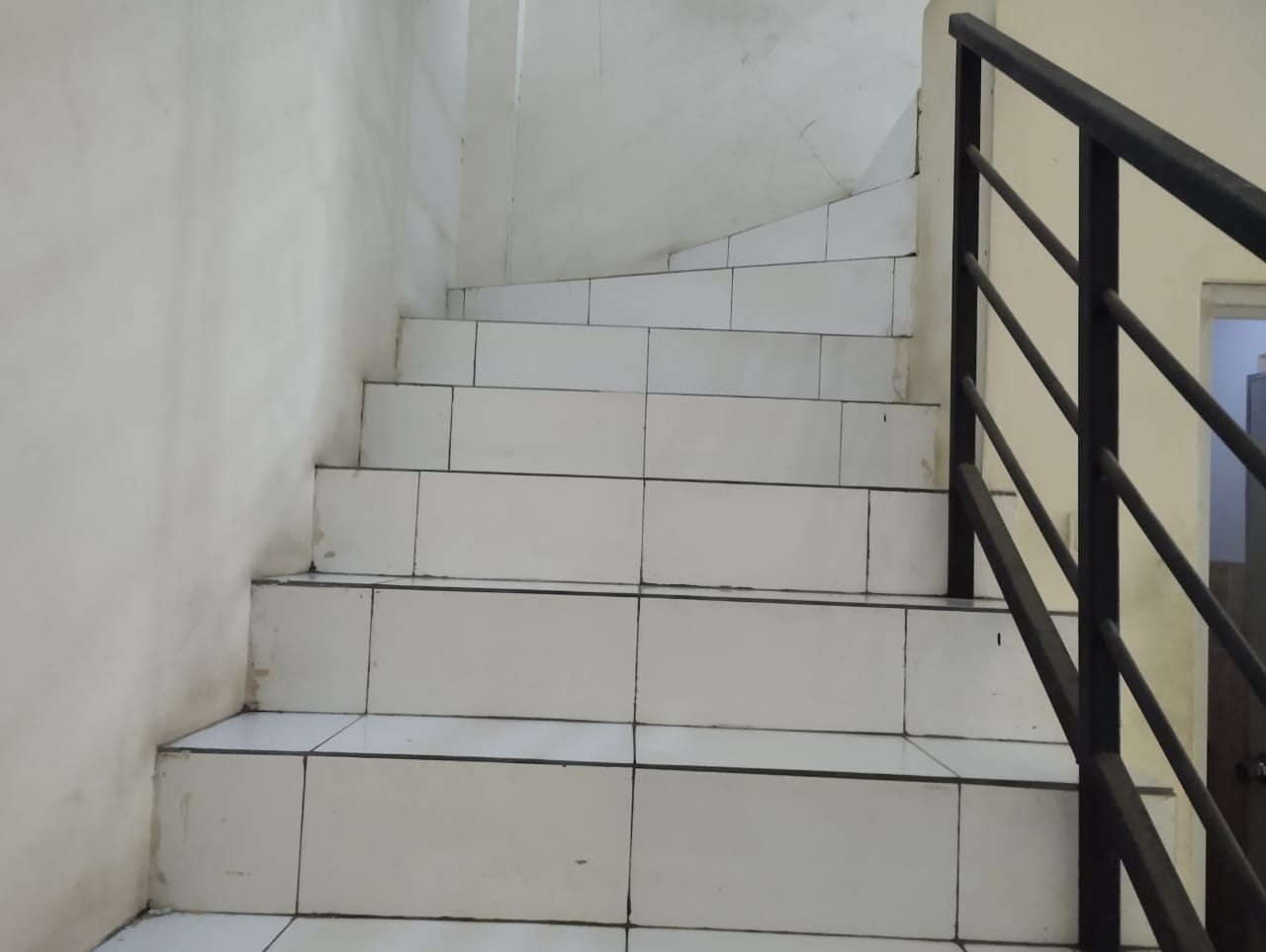 Dijual Cepat Ruko Didepan Kampus Unsud Purwokerto Harga Dibawah Pasaran - B9 view 3