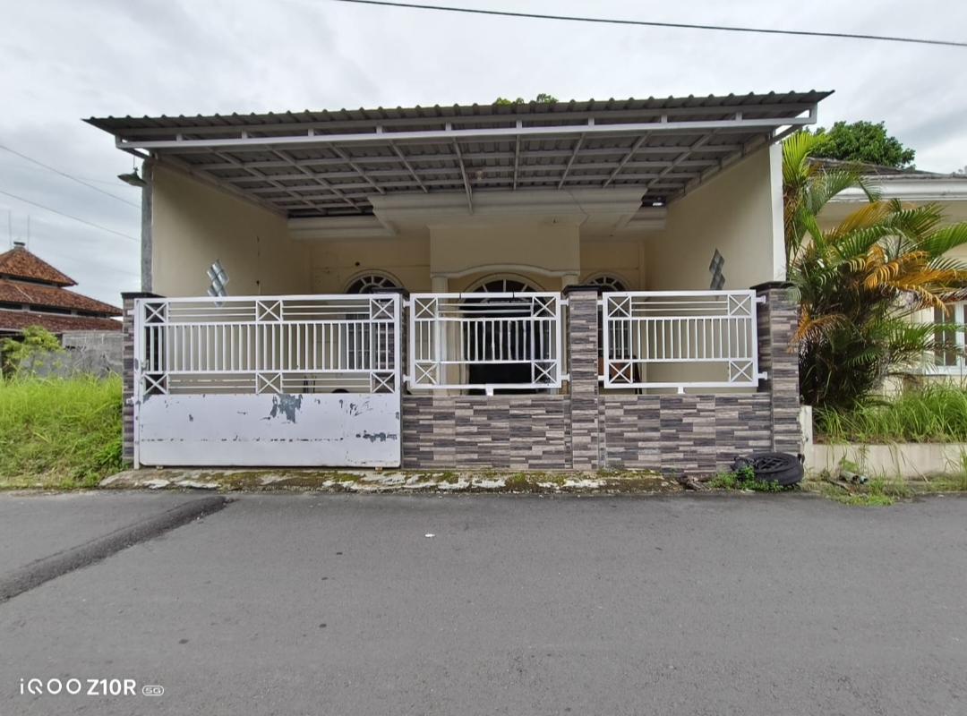 Rumah 3 Kamar Siap Huni Cluster Lokasi Purwokerto Utara Dekat Jalan Raya - Sumampir view 1