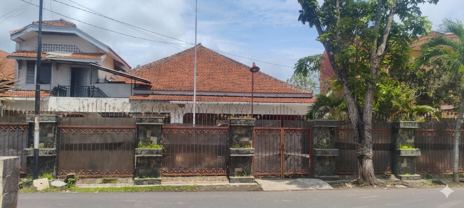 Dijual Rumah 2 Lantai + Tanah Luas Di Tengah Kota Cilacap view 1