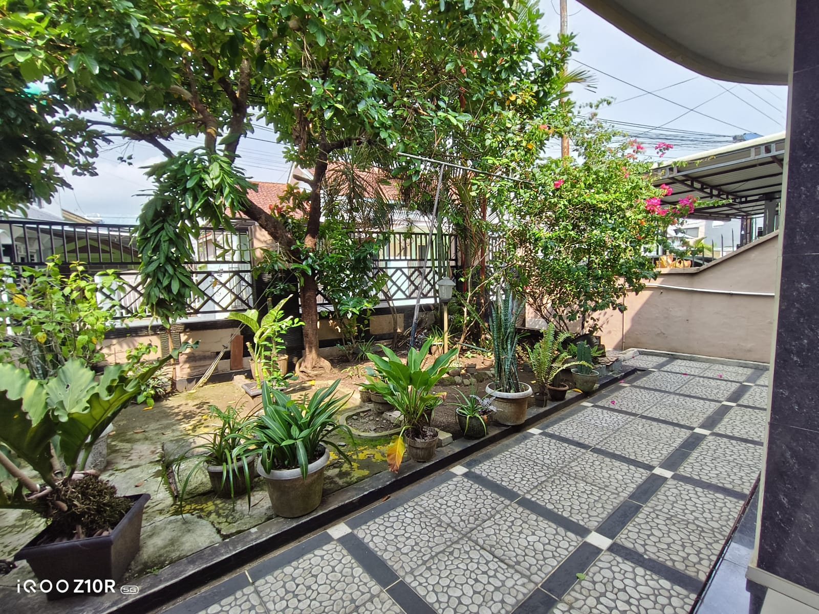 Rumah 1,5 Lantai Lingkungan Nyaman Halaman Luas Hanya 1 Kilometer dari Alun² Purwokerto - Kedungwuluh view 4