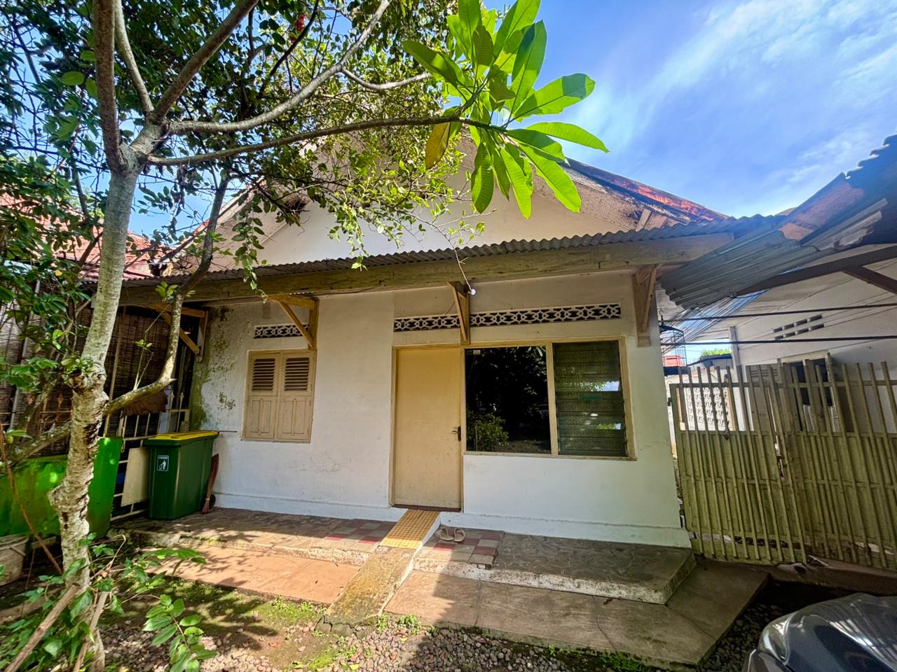 Dijual Rumah bergaya kolonial Belanda bangunan kokoh tengah kota Purwokerto - Geriatri view 2