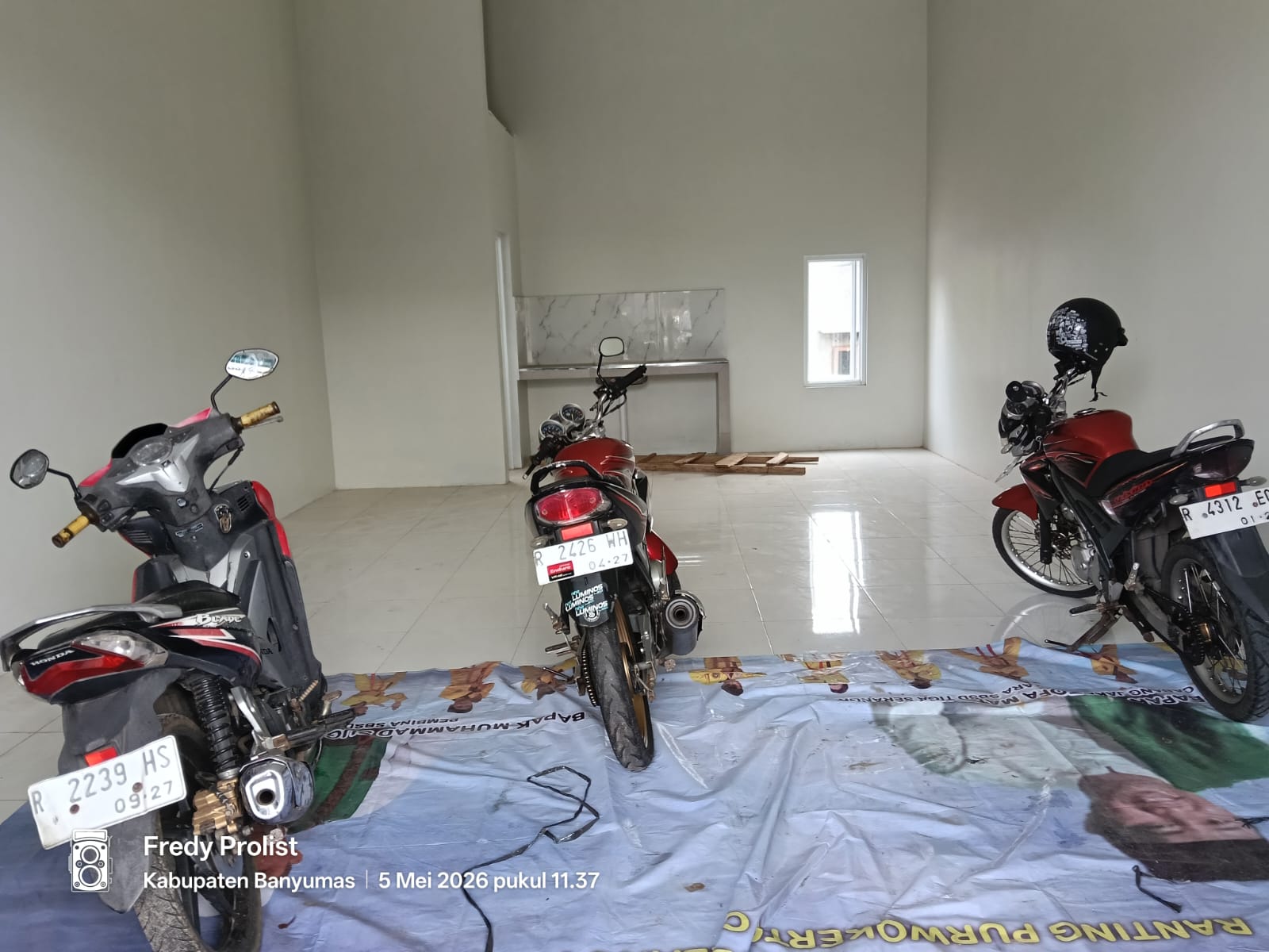 Dijual 2 Unit Toko Pinggir Jalan Ramai - 3 Menit ke Pasar Karanglewas view 2