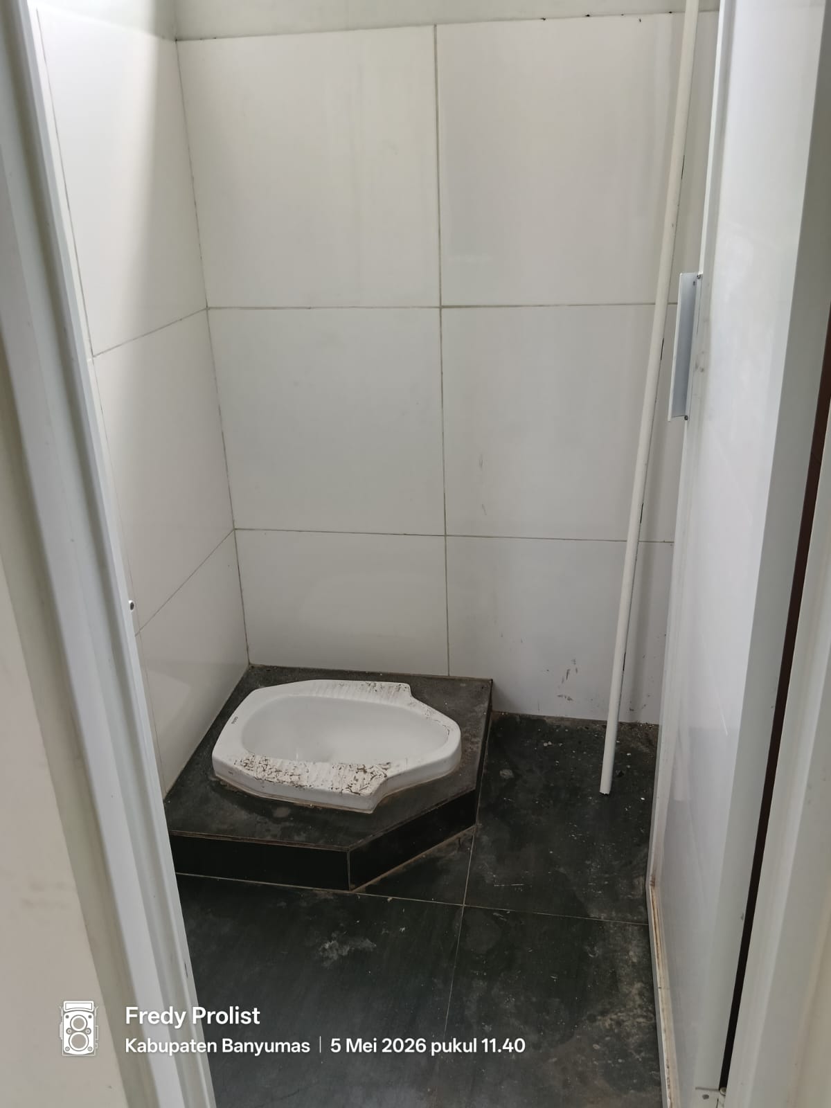  Dijual 2 Unit Toko Pinggir Jalan Ramai - 3 Menit ke Pasar Karanglewas view 5