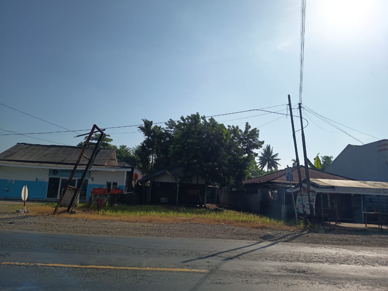  Dijual Cepat Murah Tanah 648 m2 Bonus Rumah Depan Polsek Sumpiuh view 1