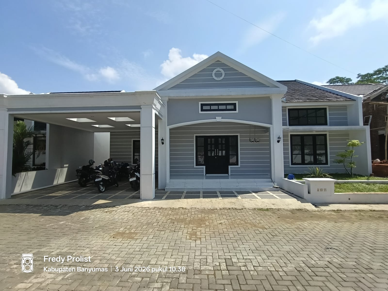 Dijual Rumah Desain Classic Memberikan Kesan Mewah Dan Elegan Di Purwokerto - Panji view 2
