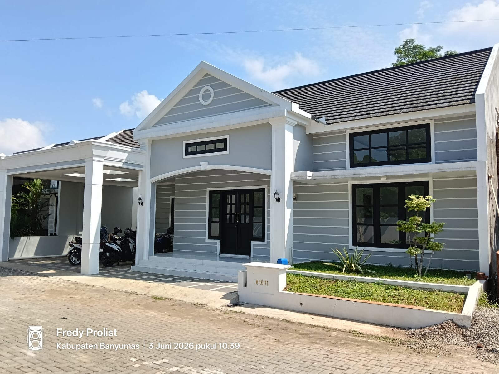 Dijual Rumah Desain Classic Memberikan Kesan Mewah Dan Elegan Di Purwokerto - Panji view 3