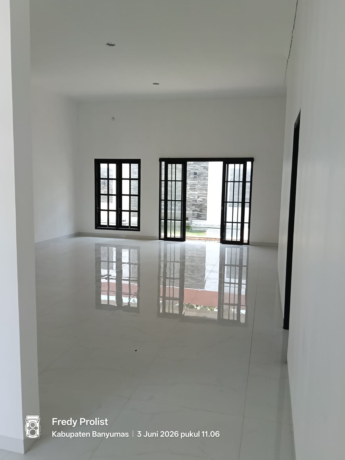  Dijual Rumah Desain Classic Memberikan Kesan Mewah Dan Elegan Di Purwokerto - Panji view 5