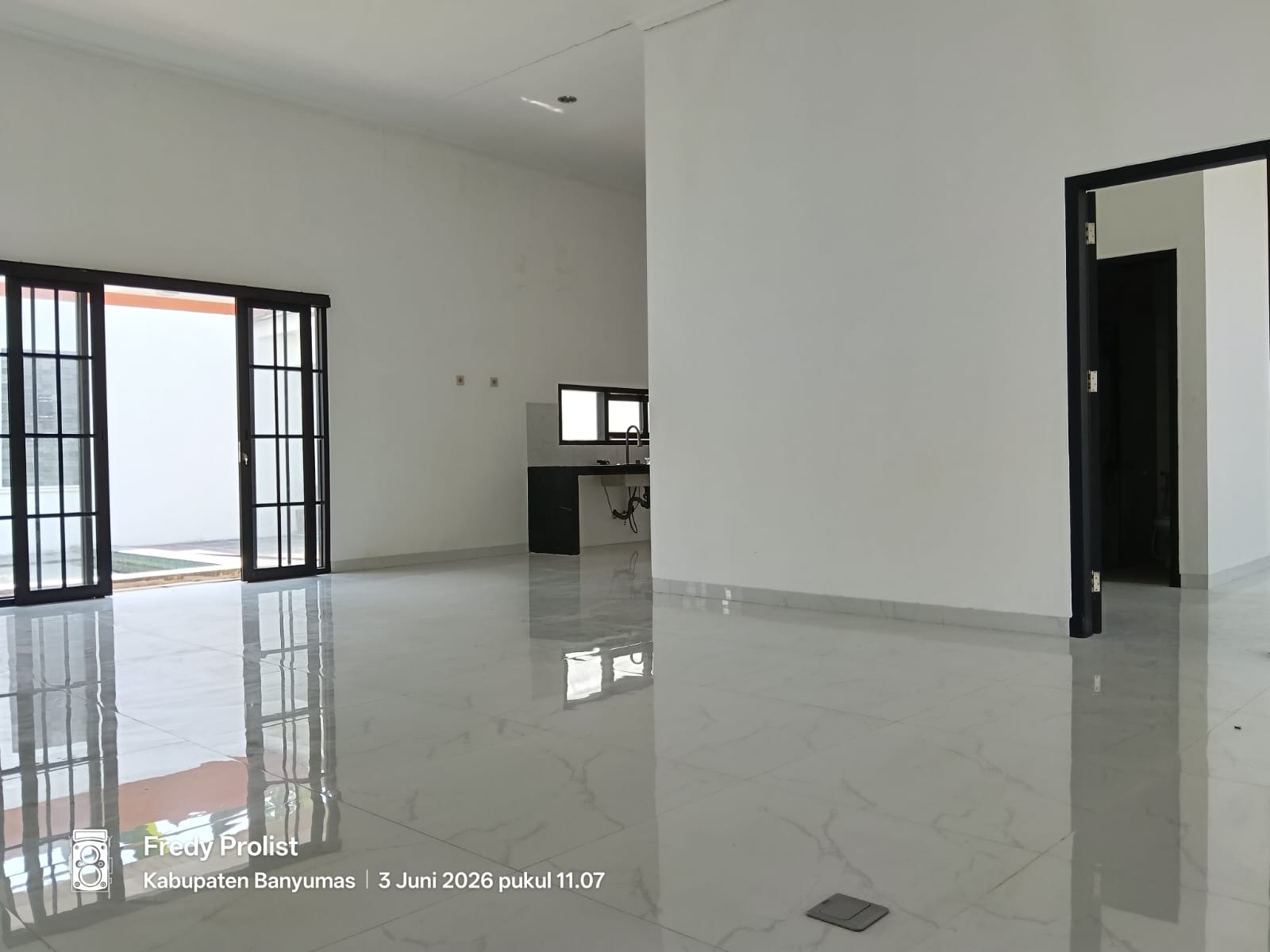  Dijual Rumah Desain Classic Memberikan Kesan Mewah Dan Elegan Di Purwokerto - Panji view 7