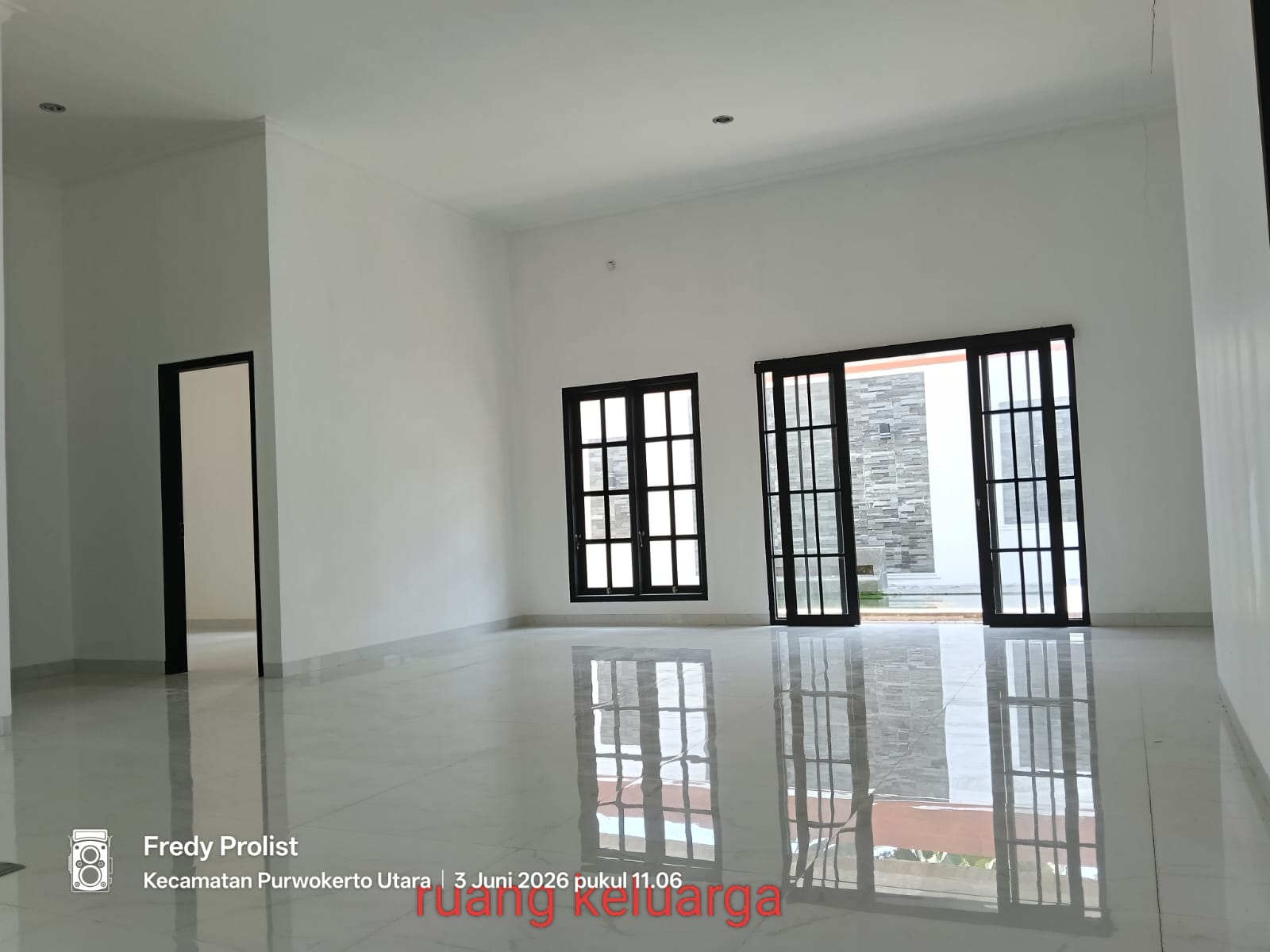 Dijual Rumah Desain Classic Memberikan Kesan Mewah Dan Elegan Di Purwokerto - Panji view 8
