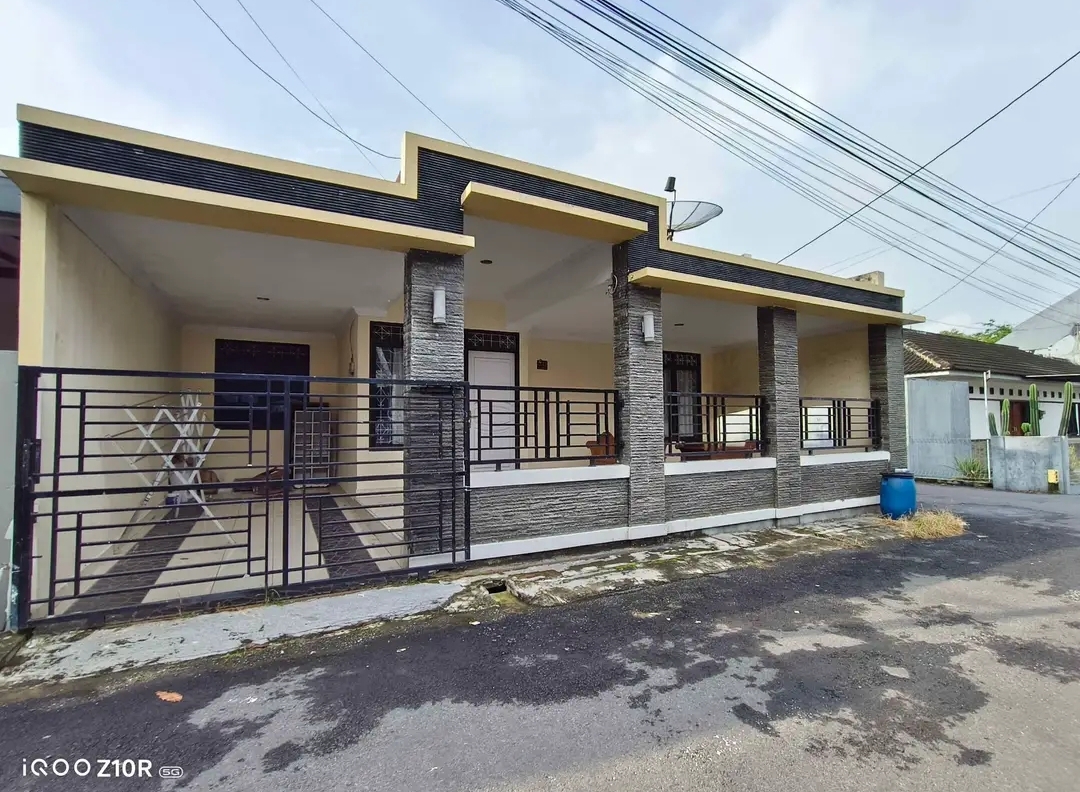 Rumah Siap Huni Lingkungan Nyaman Hanya 9 Menit Ke Alun-Alun view 1