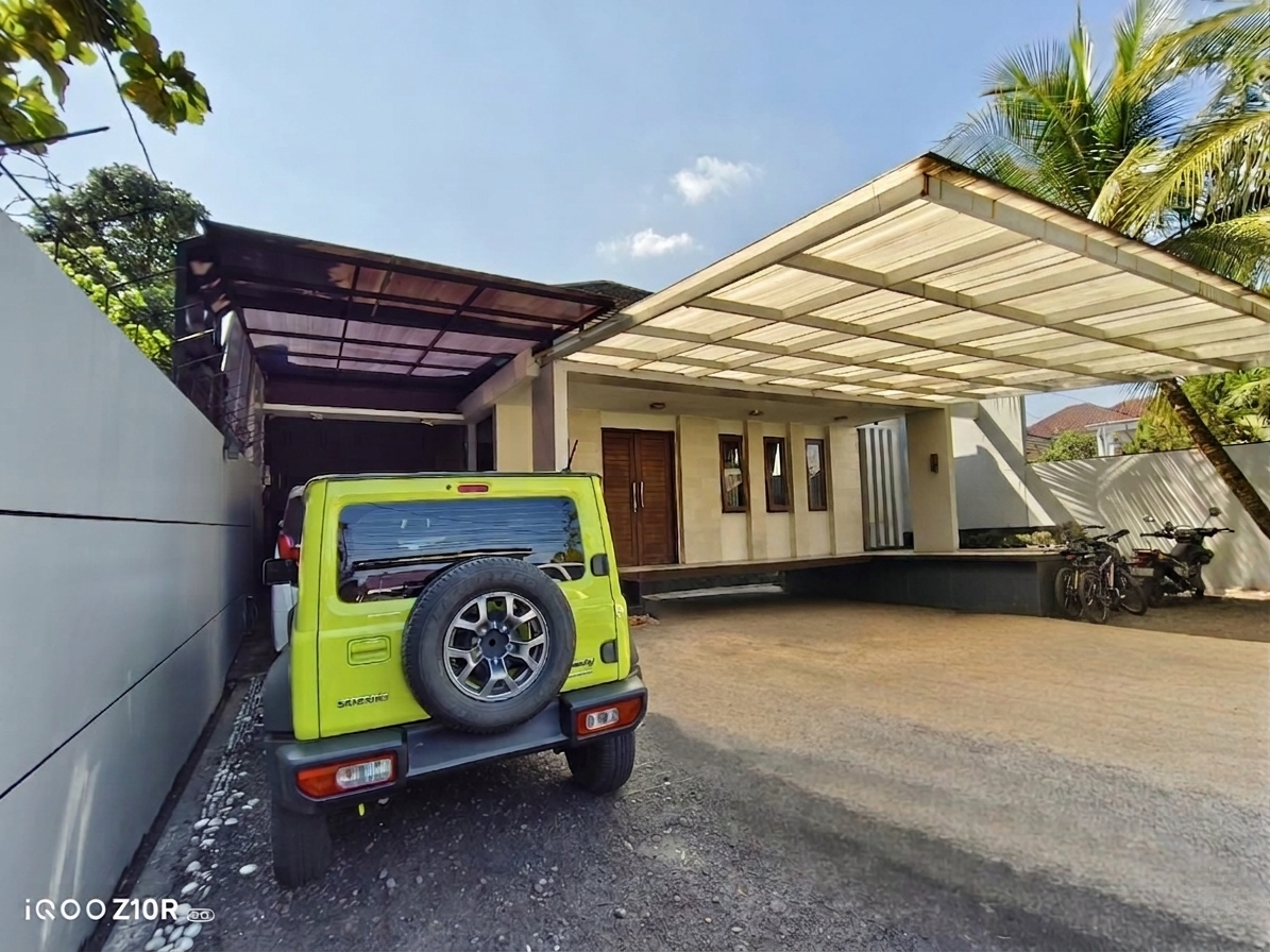 Dijual Cepat Rumah Modern Minimalis Halaman Luas Hanya 14 Menit Ke Alun² - Pandak view 1