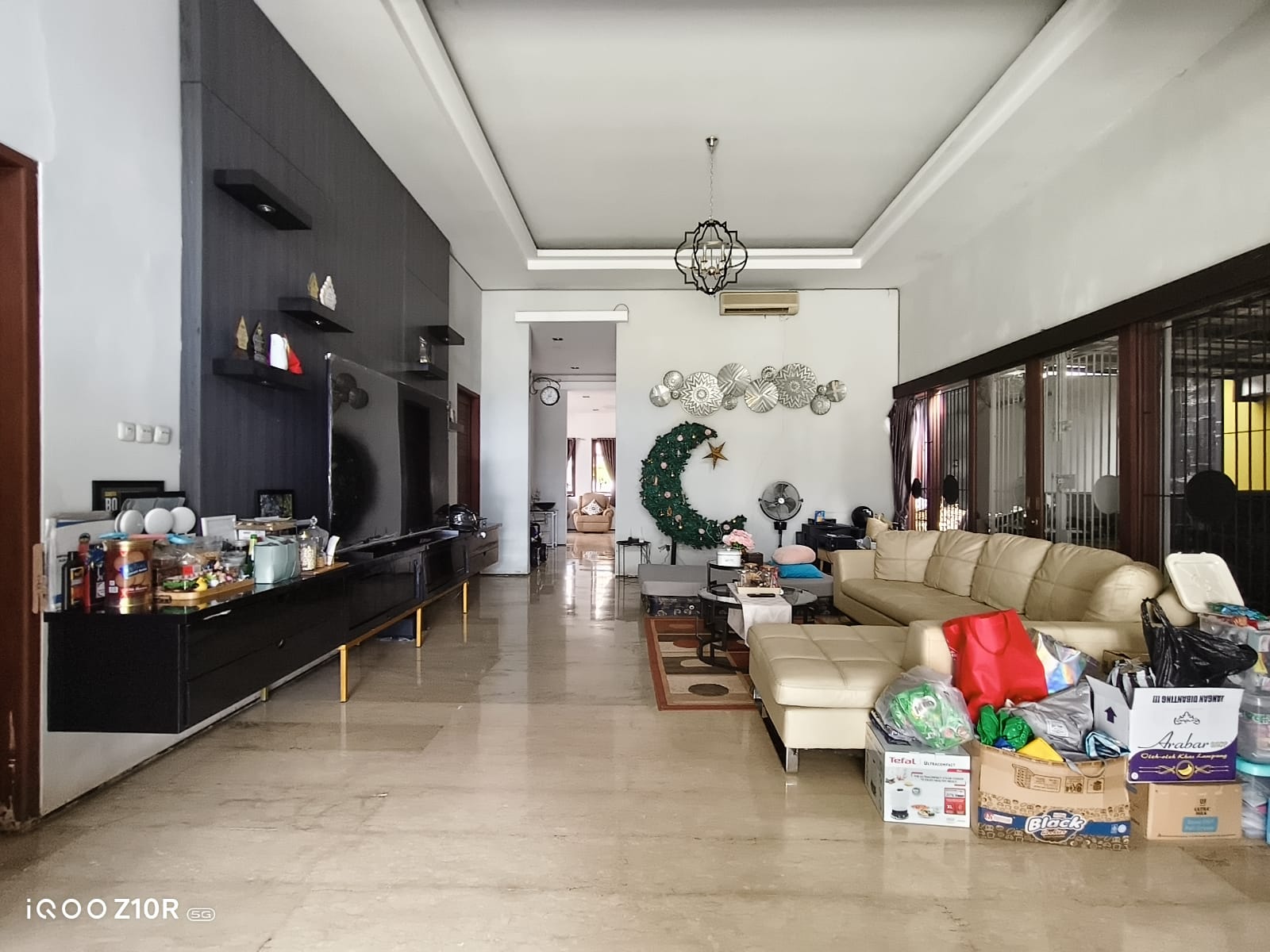 Dijual Cepat Rumah Modern Minimalis Halaman Luas Hanya 14 Menit Ke Alun² - Pandak view 6