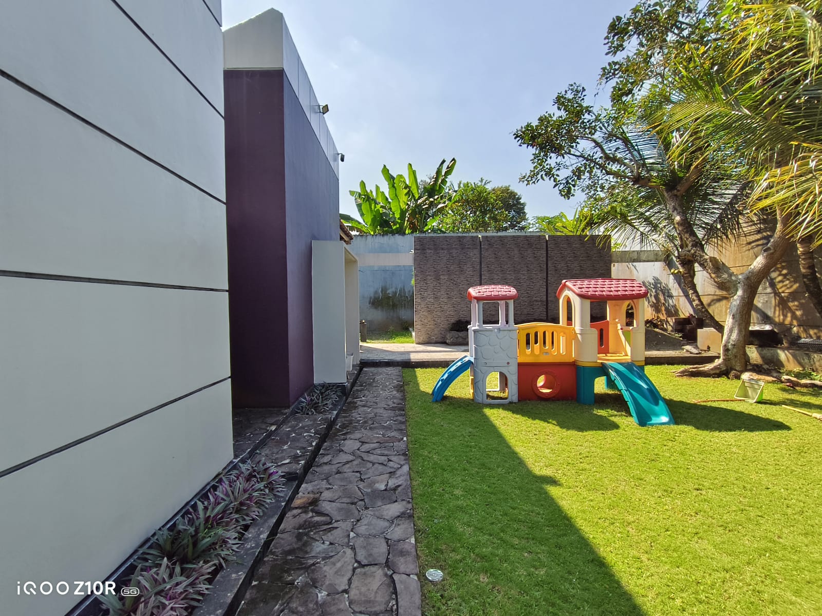 Dijual Cepat Rumah Modern Minimalis Halaman Luas Hanya 14 Menit Ke Alun² - Pandak view 10