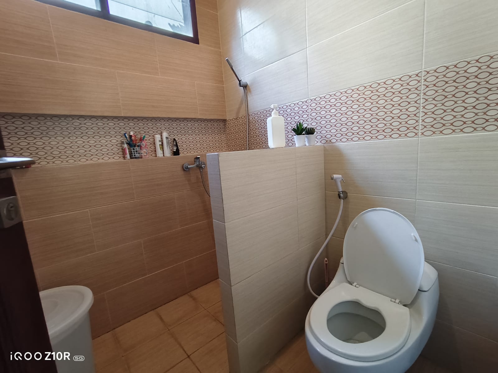 Dijual Cepat Rumah Modern Minimalis Halaman Luas Hanya 14 Menit Ke Alun² - Pandak view 14