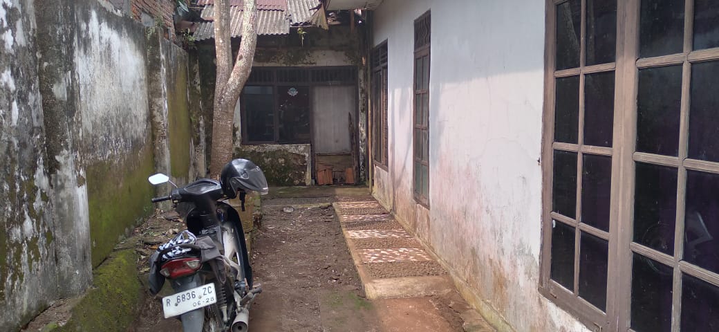  Dijual tanah bonus rumah tua lokasi strategis depan klinik pratama Polres Purbalingga view 2