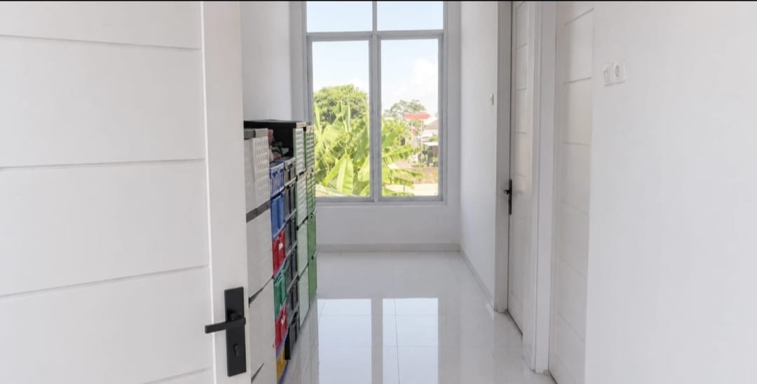 Rumah 2 Lantai 4 Kamar Lingkungan Tenang Area GOR dan UNSUD view 5