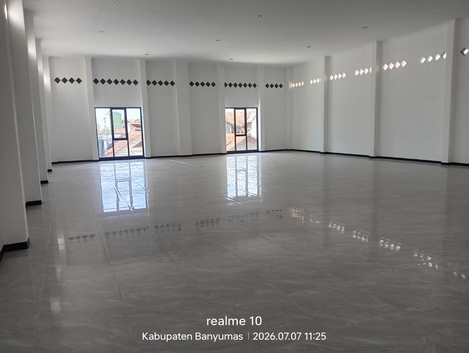 Dijual Bangunan Baru Gress cocok untuk kantor atau Caffe Tengah Kota Purwokerto - Jatwin view 12