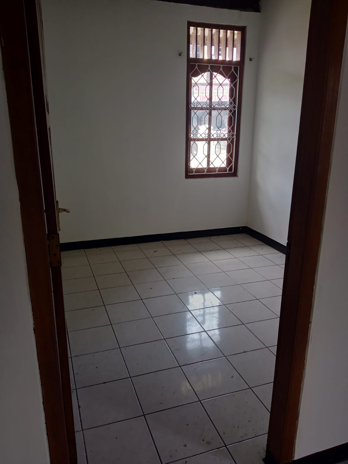 Disewakan Rumah Pinggir Jalan Dekat Kampus Unsud sumampir, JL Jatisari view 4