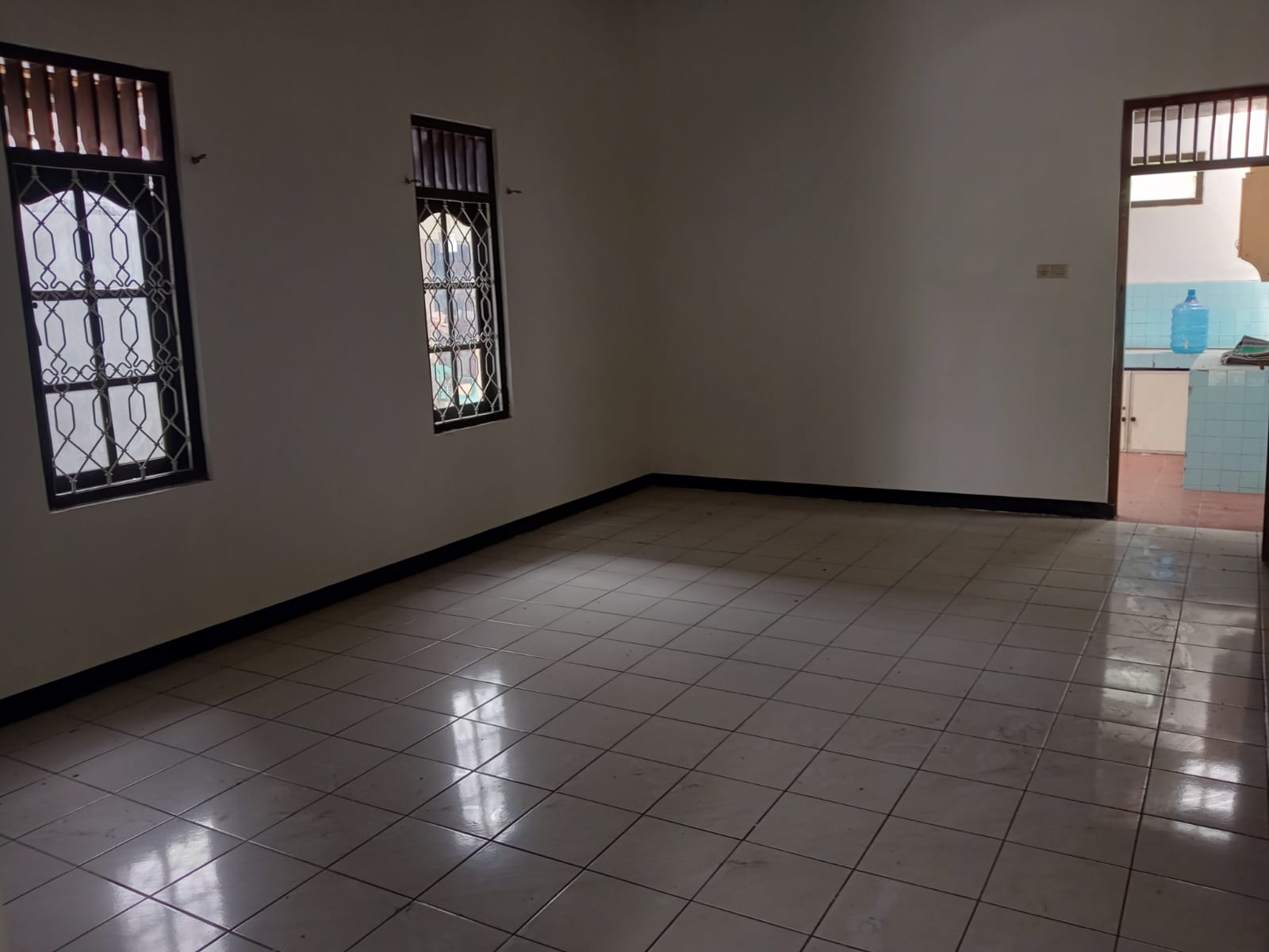 Disewakan Rumah Pinggir Jalan Dekat Kampus Unsud sumampir, JL Jatisari view 5