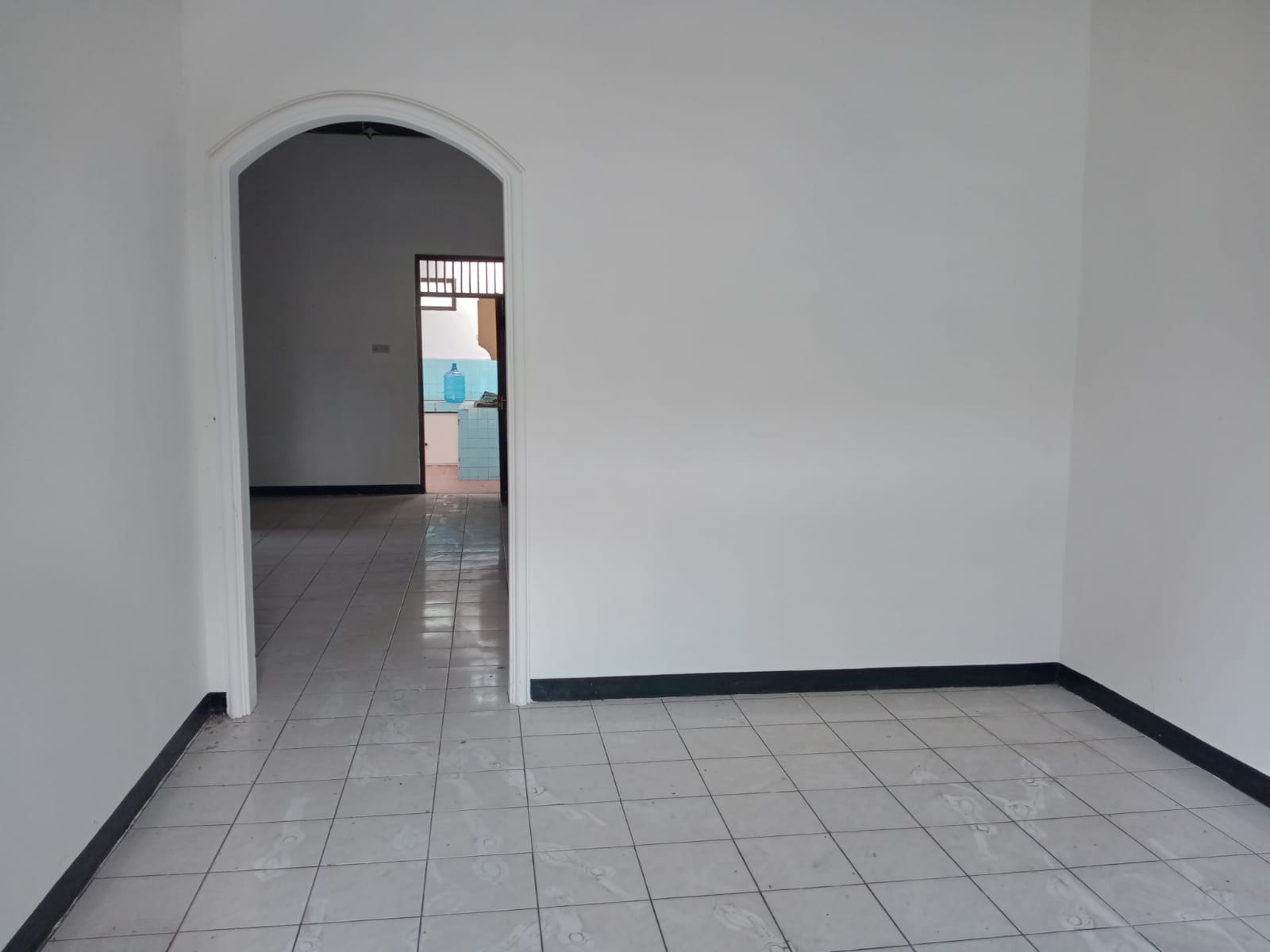 Disewakan Rumah Pinggir Jalan Dekat Kampus Unsud sumampir, JL Jatisari view 6