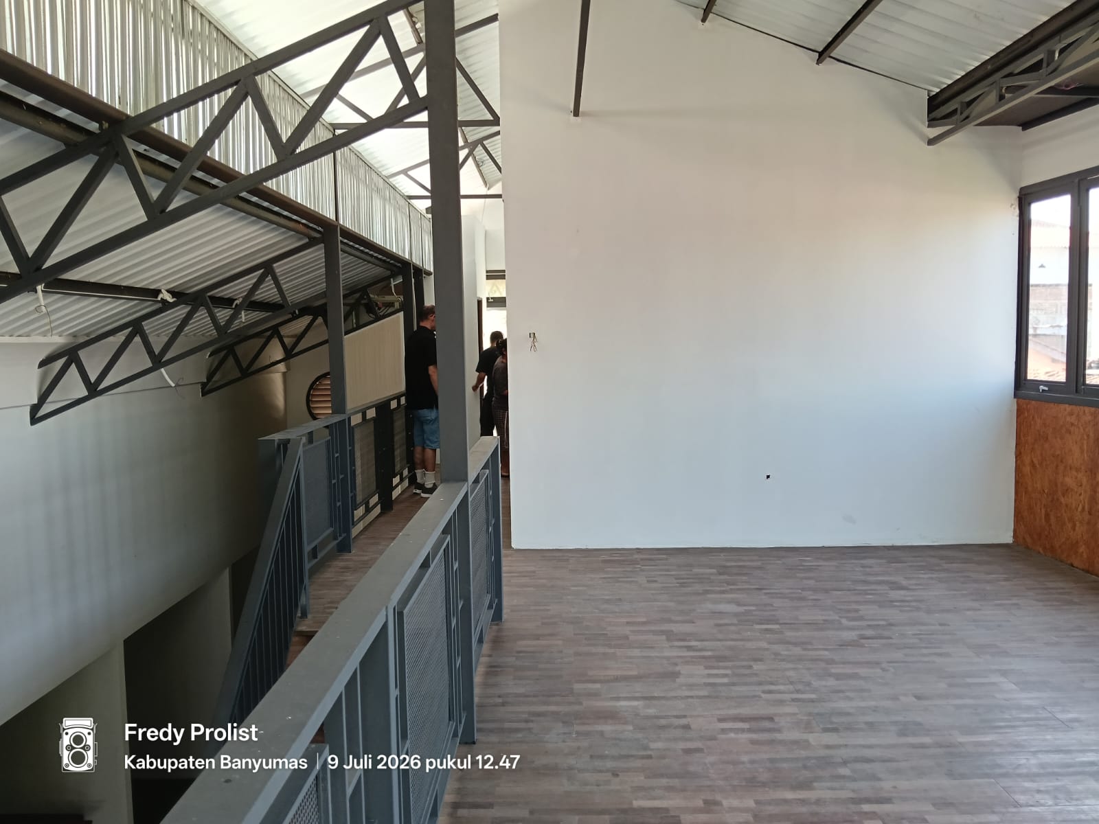 Lokasi Strategis! Ruko Disewakan Dekat Stasiun Purwokerto dengan Parkir Luas - manis view 3