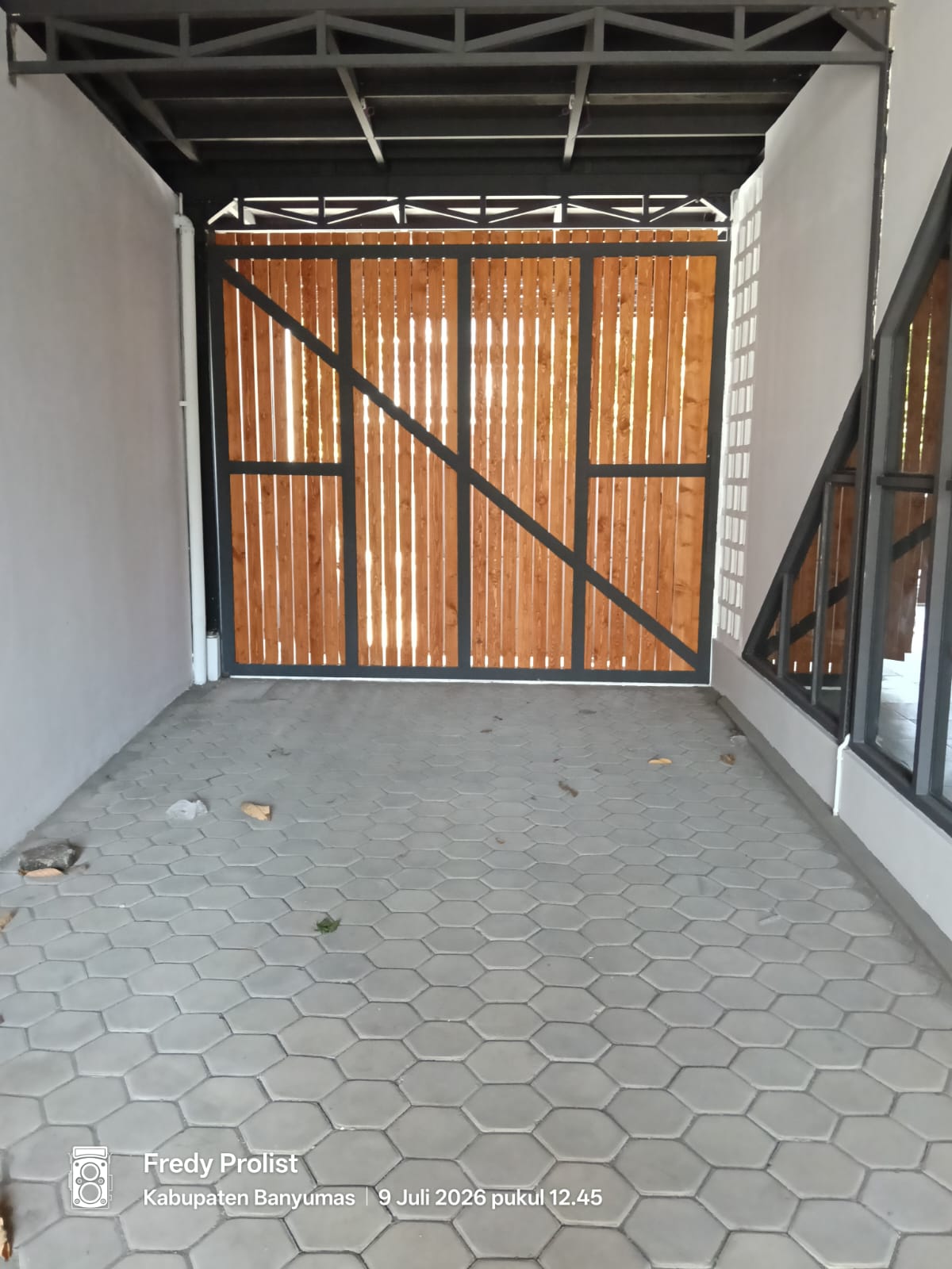 Lokasi Strategis! Ruko Disewakan Dekat Stasiun Purwokerto dengan Parkir Luas - manis view 11