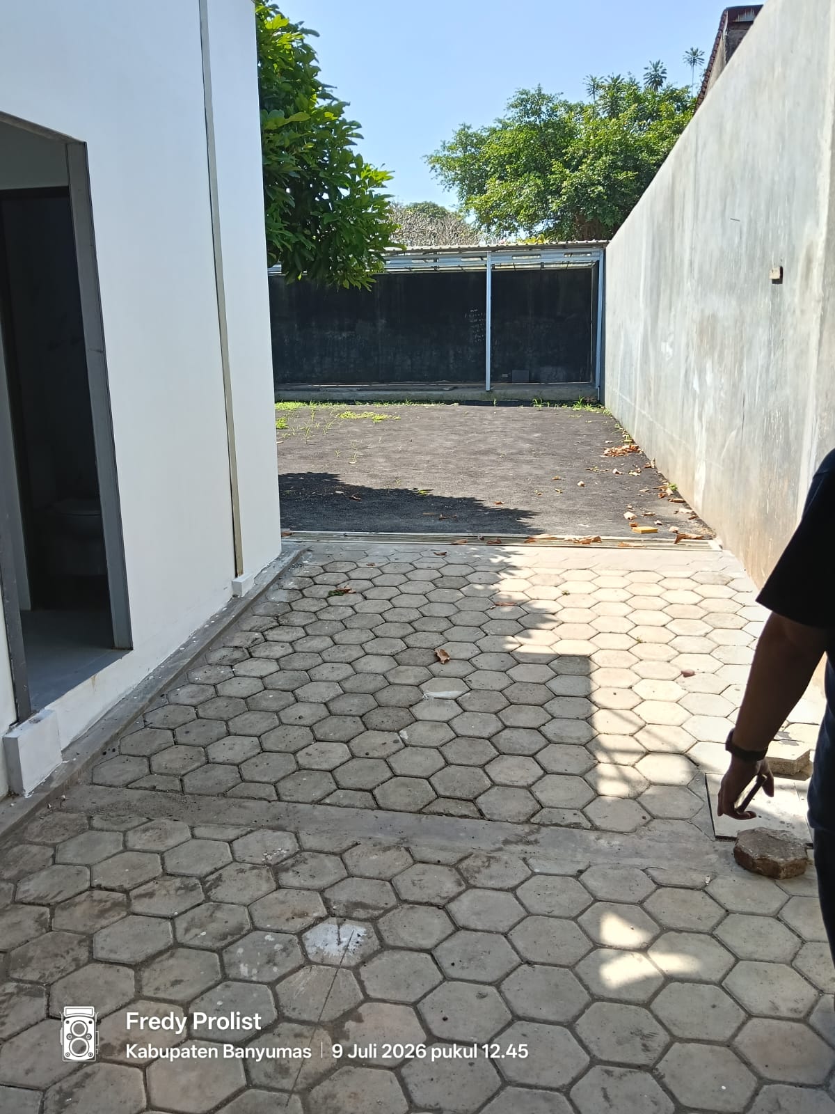 Lokasi Strategis! Ruko Disewakan Dekat Stasiun Purwokerto dengan Parkir Luas - manis view 13