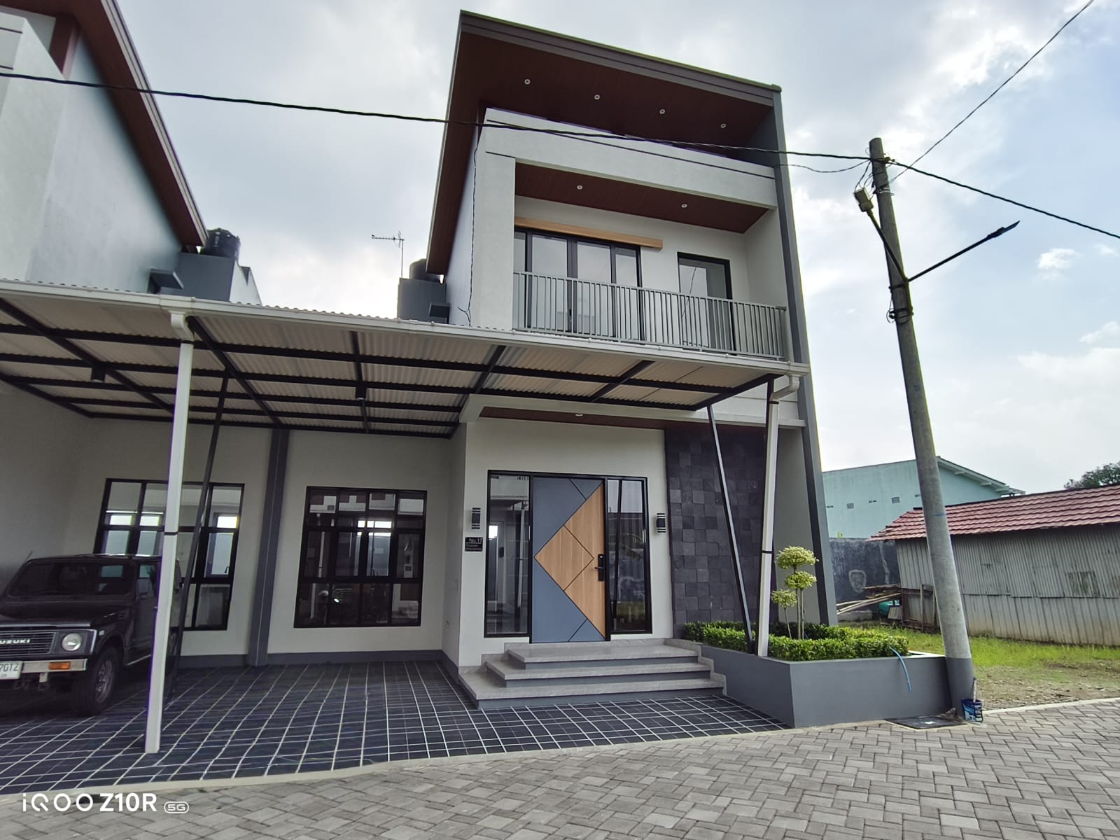 Rumah Minimalis Modern Baru 7 Menit Ke Stasiun Purwokerto view 1