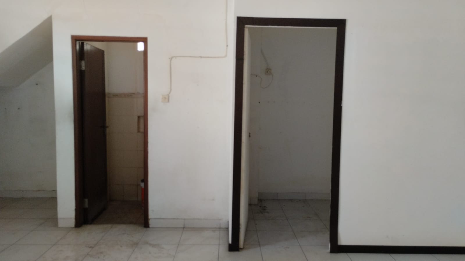  Disewakan Ruko 2 Lantai Dekat Pusat Perbelanjaan - Telkom view 3