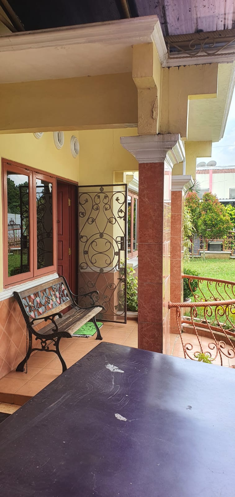 Disewakan Dijual Rumah Full Furnished Hook Luas - Taman Asri Cocok Untuk Keluarga - Puri view 3