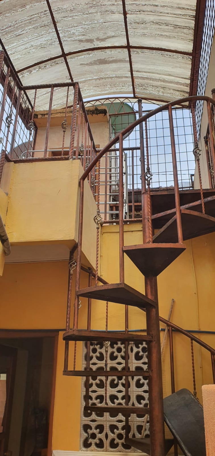 Disewakan Dijual Rumah Full Furnished Hook Luas - Taman Asri Cocok Untuk Keluarga - Puri view 6