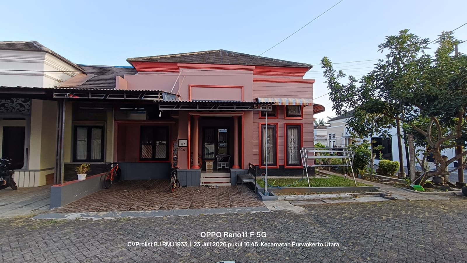 Dijual Cepat Rumah Hook Di Perumahan Purwokerto Utara - Estate view 2