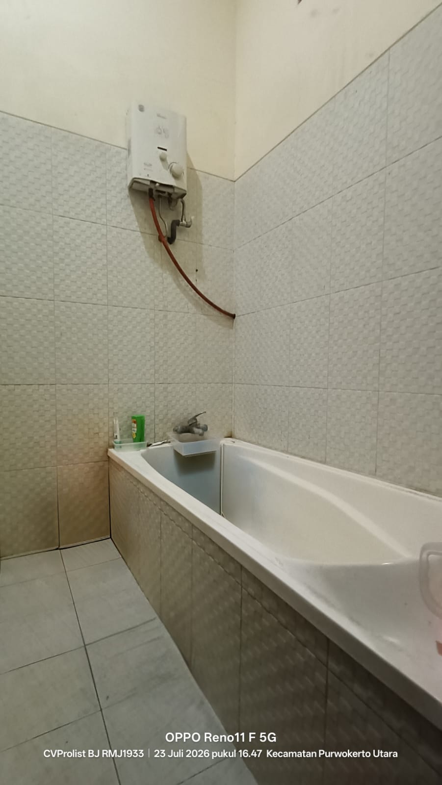  Dijual Cepat Rumah Hook Di Perumahan Purwokerto Utara - Estate view 6