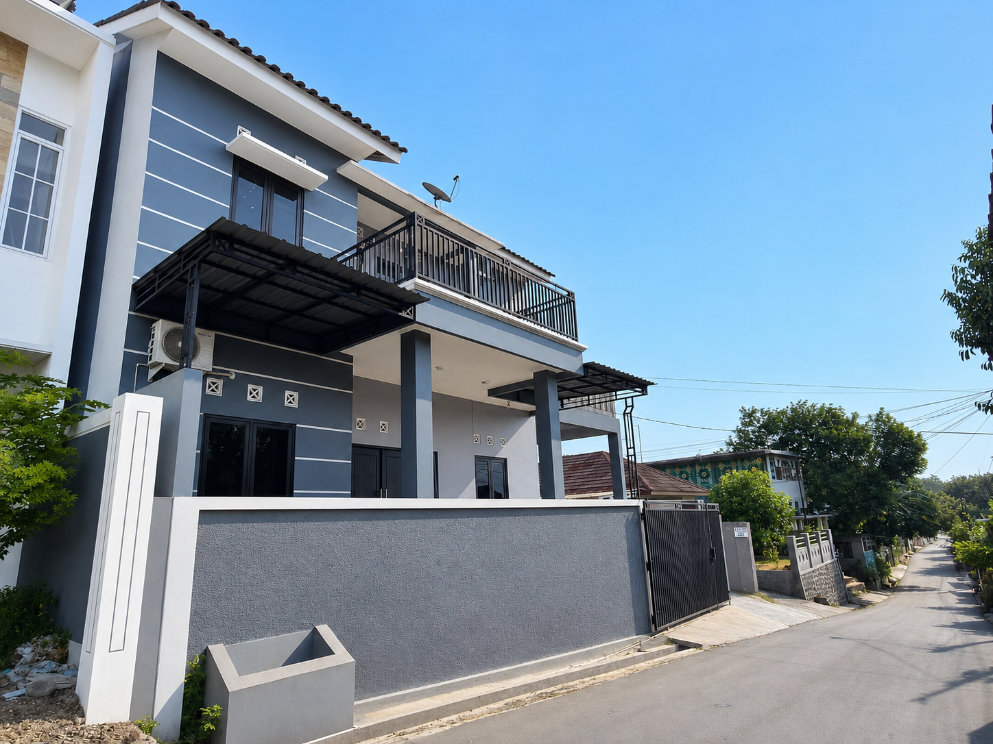 Rumah 2 Lantai 6 Kamar Dekat Dengan Jalan Raya Nasional - Kedungwringin view 1