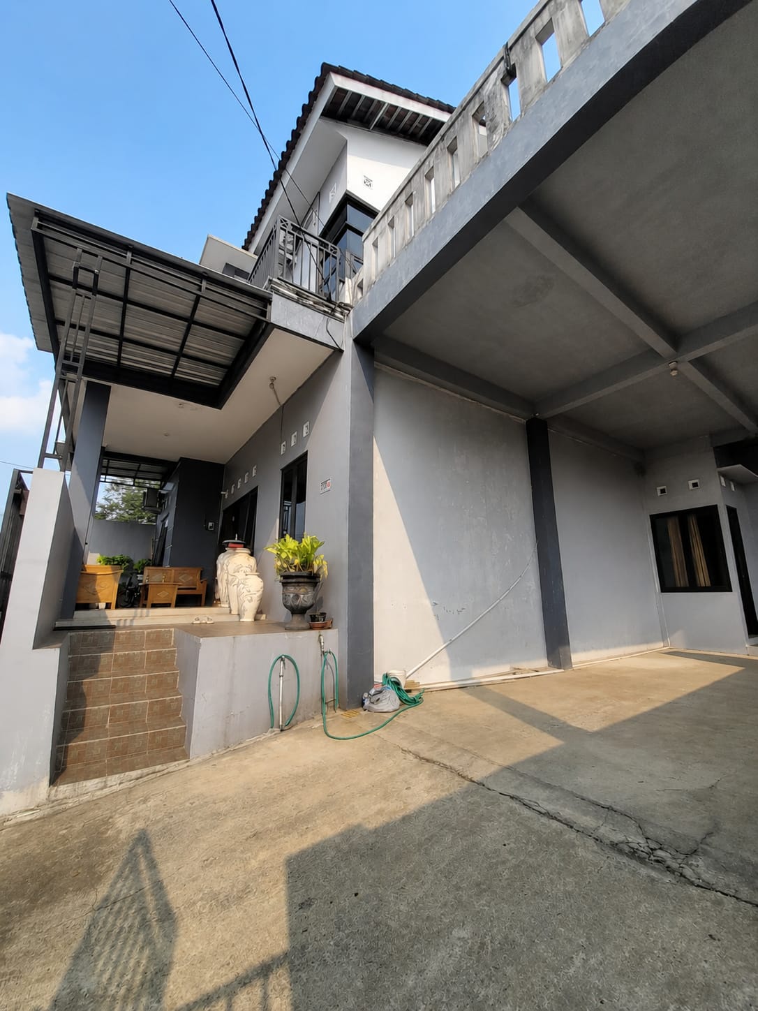  Rumah 2 Lantai 6 Kamar Dekat Dengan Jalan Raya Nasional - Kedungwringin view 2