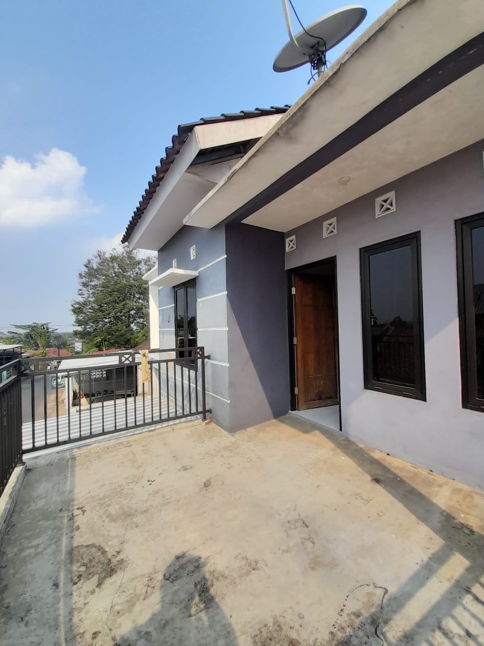 Rumah 2 Lantai 6 Kamar Dekat Dengan Jalan Raya Nasional - Kedungwringin view 3
