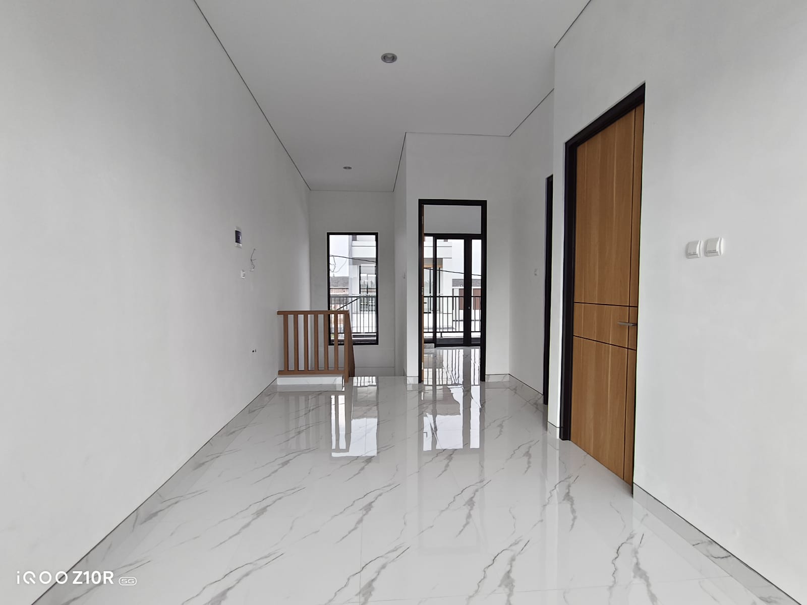 Rumah Minimalis Modern Baru 7 Menit Ke Stasiun - Rejasari view 4