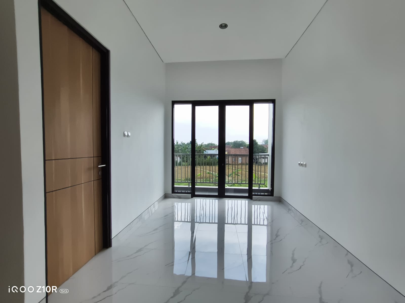 Rumah Minimalis Modern Baru 7 Menit Ke Stasiun - Rejasari view 14