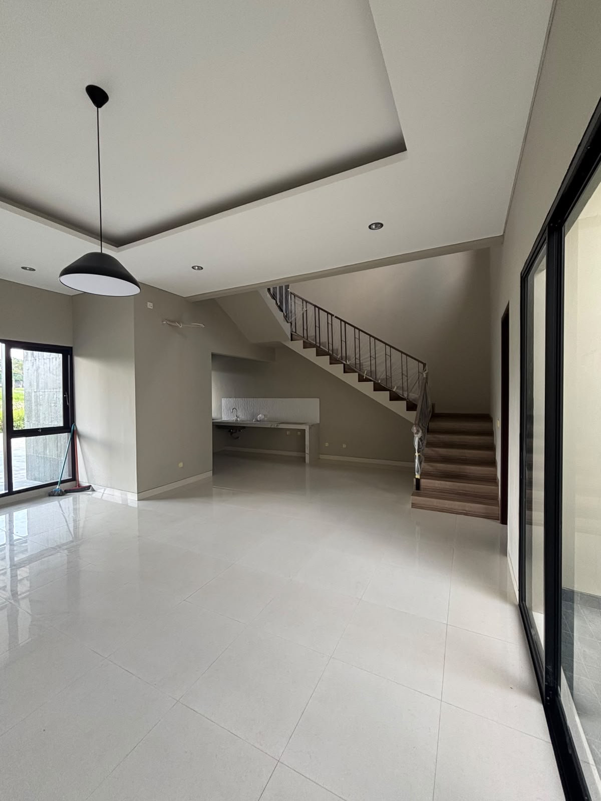 Rumah Minimalis Bangunan Baru Di Lingkungan Elite Area Purwokerto Utara - Raffles view 3
