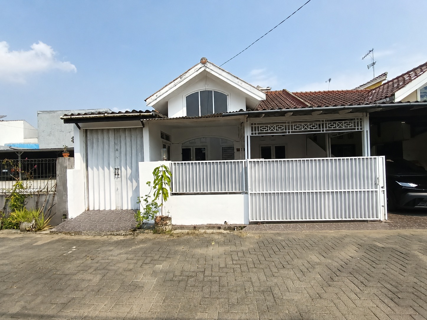  Dijual Rumah Cantik Siap Huni Kondisi Terawat Dekat Samsat Purwokerto -  Pondok Kencana view 1