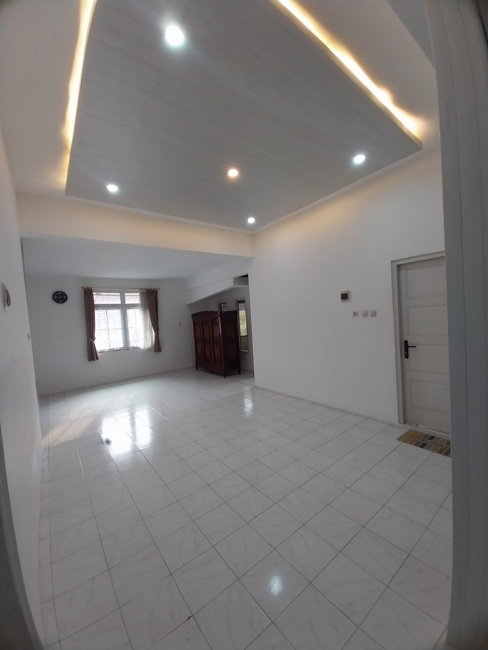 Disewakan Rumah Mewah pinggir jalan utama Purwokerto Timur 2menit ke Gor satria - Mangun view 3