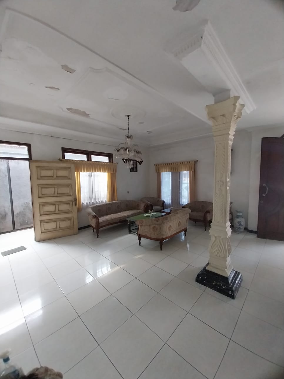 Disewakan Rumah Mewah pinggir jalan utama Purwokerto Timur 2menit ke Gor satria - Mangun view 5