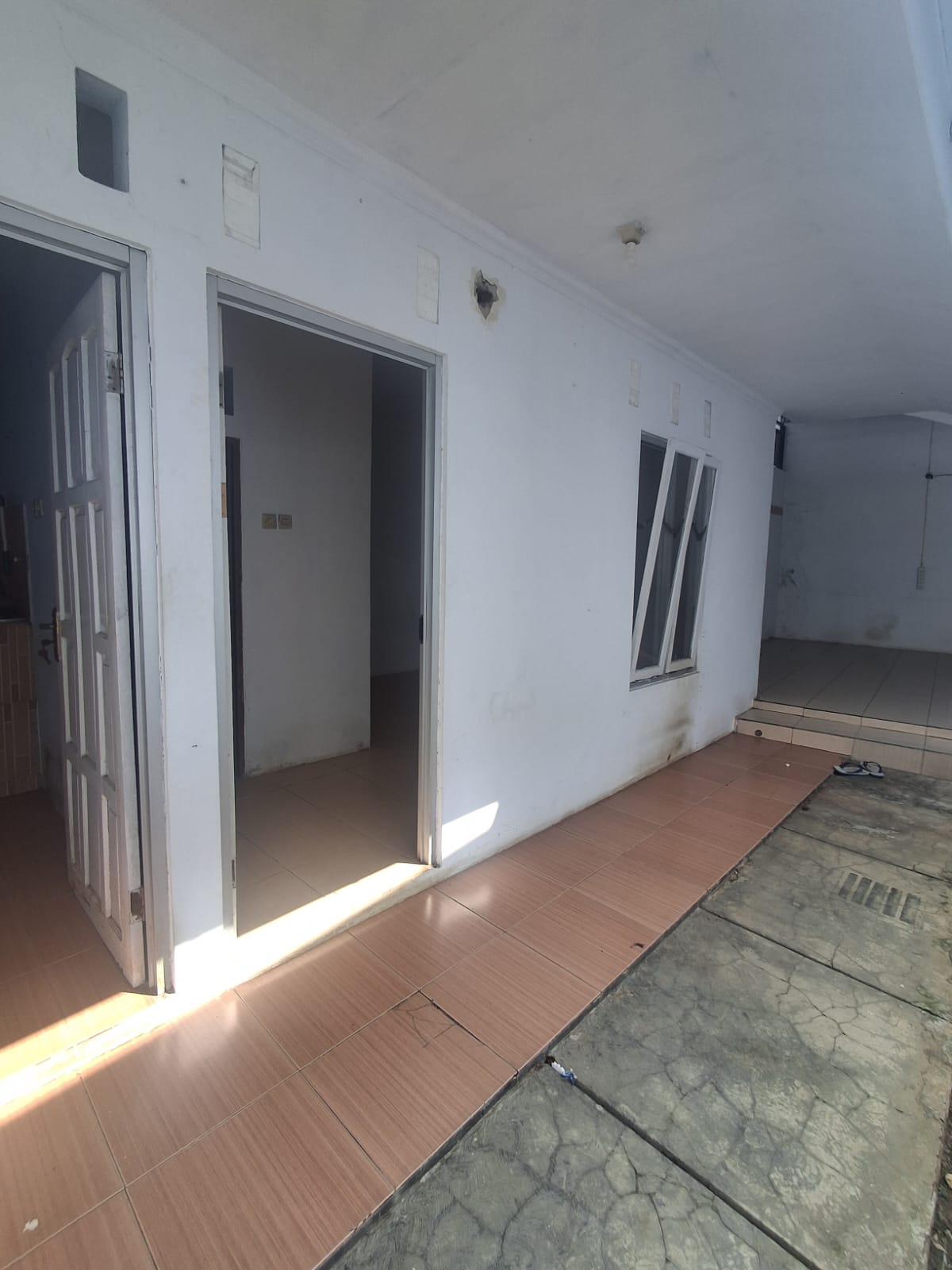 Disewakan Ruko JL Utama Purwokerto 2 Menit Pasar Wage - Kombas view 6