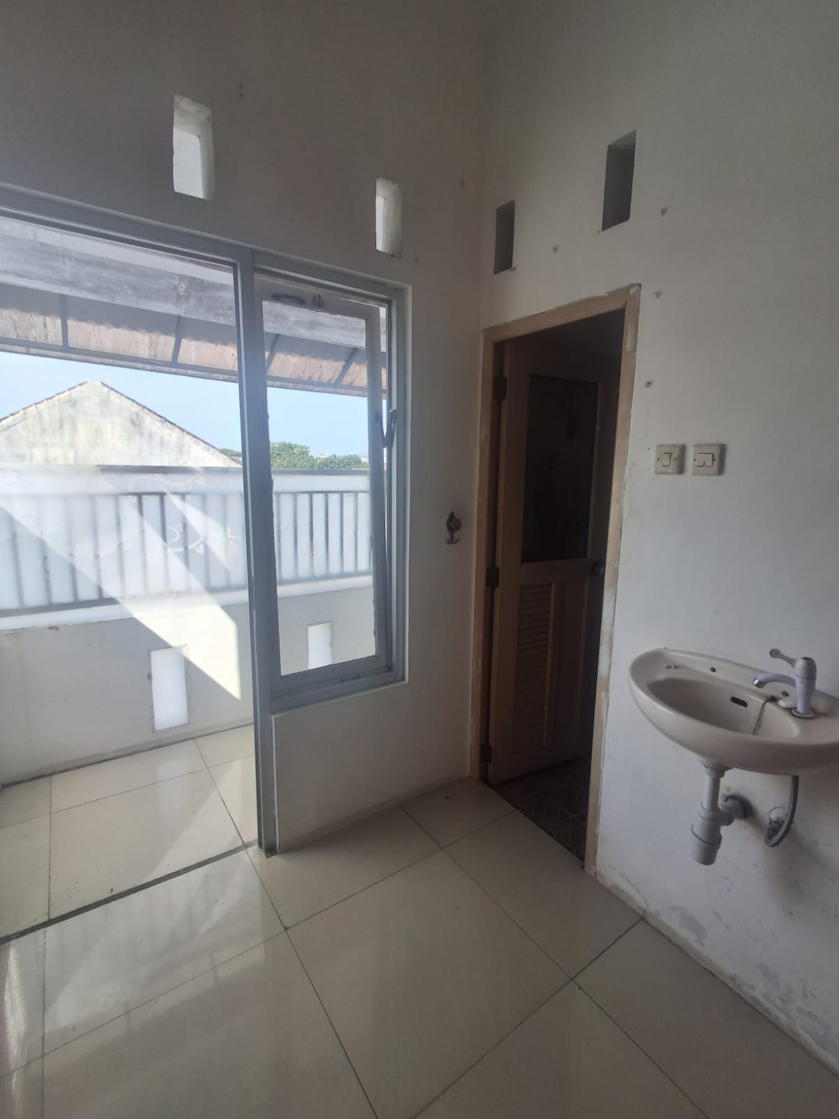 Disewakan Ruko JL Utama Purwokerto 2 Menit Pasar Wage - Kombas view 16