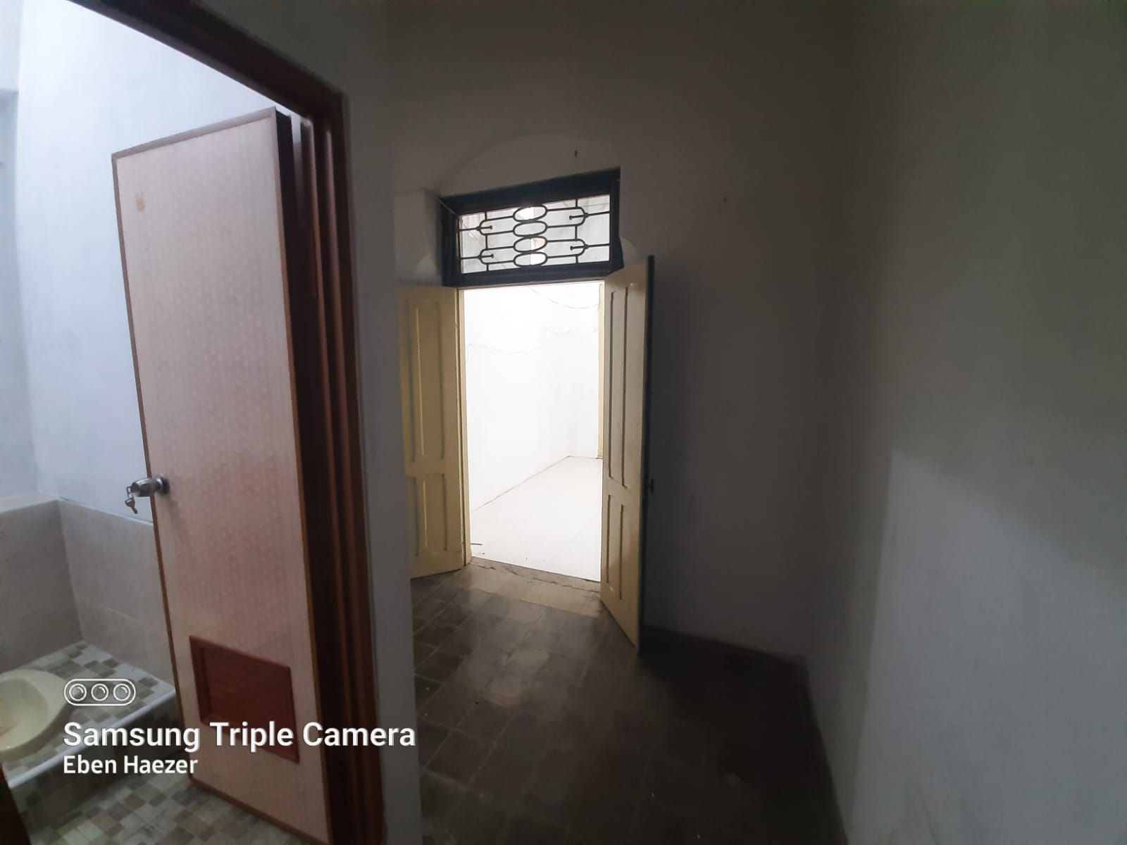  Disewakan Toko Pinggir Jalan Besar dan Ramai Dekat Gor Satria - Marta view 9