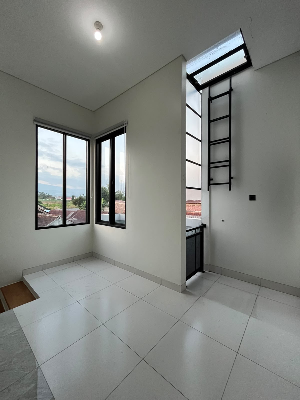 Dijual Rumah Mewah Baru 5 Menit Kampus Unsoed Purwokerto - Arcawinangun view 4