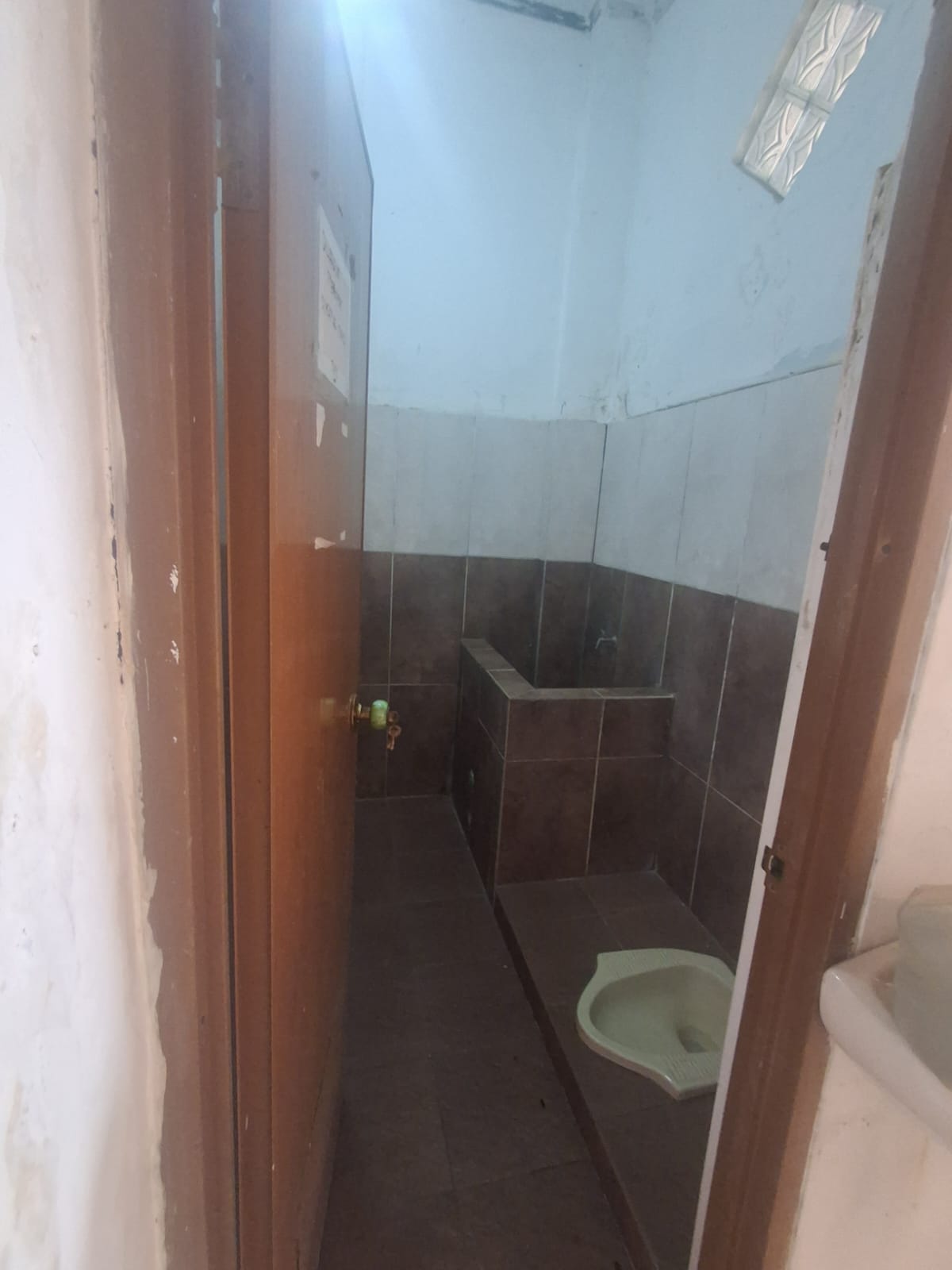 Disewakan Ruko JL Utama Purwokerto 3 Menit Hotel Aston Purwokerto - Kombas view 9