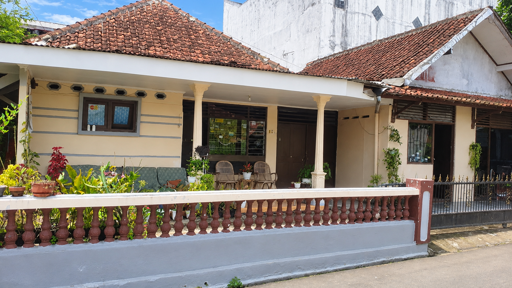  Dijual Rumah Dalam Kota 1 Menit JL Jendral Sudirman Purwokerto -  Man Berkoh view 2