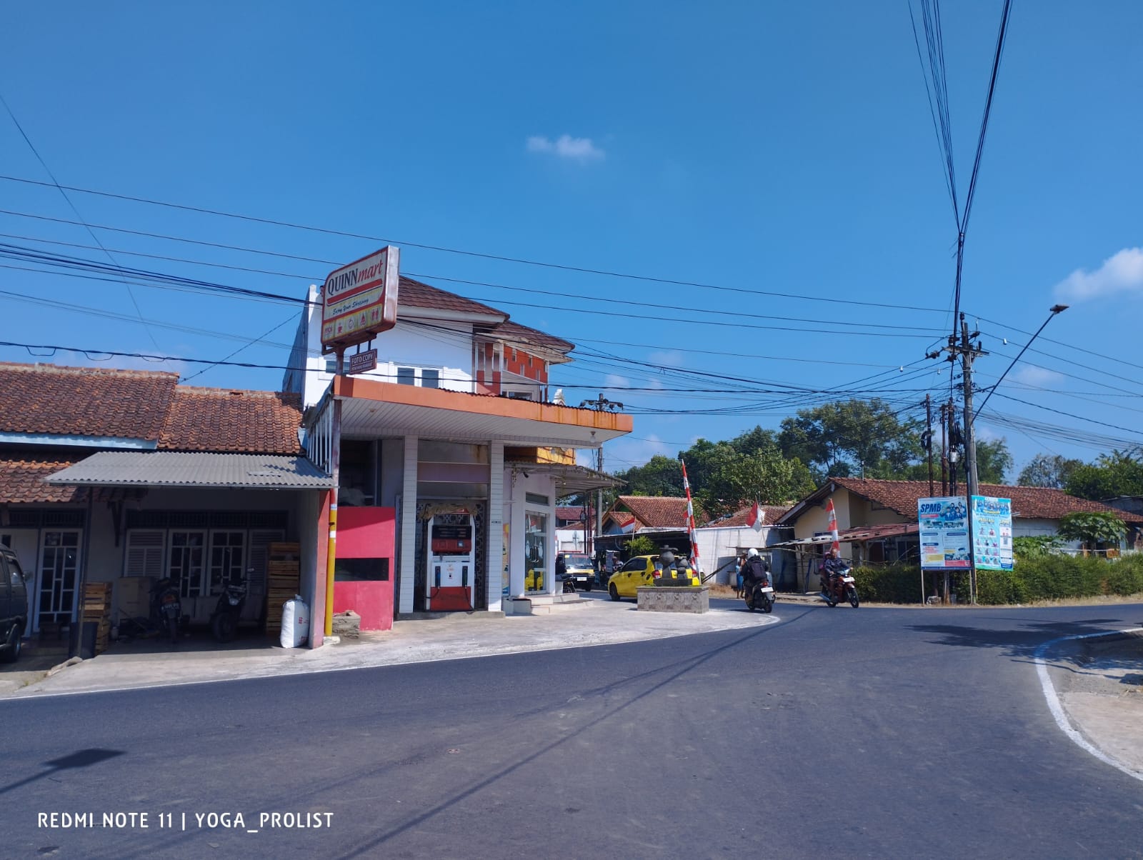   DISEWAKAN RUKO 2 LANTAI HOOK PEREMPATAN KRAMAT, KEMBARAN view 2